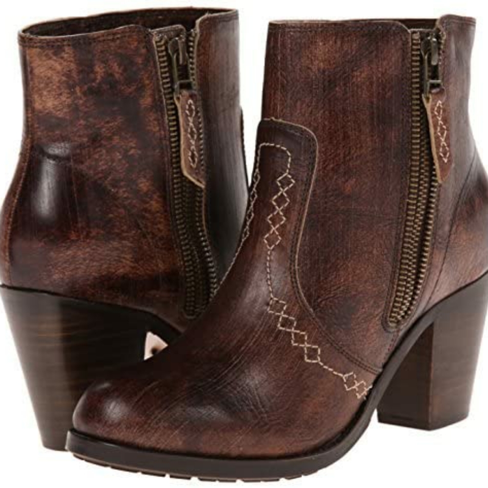 Ariat heeled zipper boots new in box 6.5